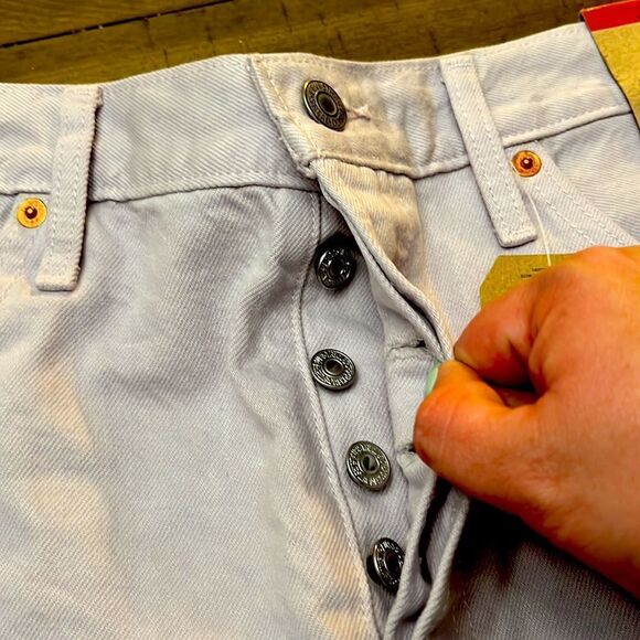 Levi’s lilac high rise shorts - Picture 9 of 9